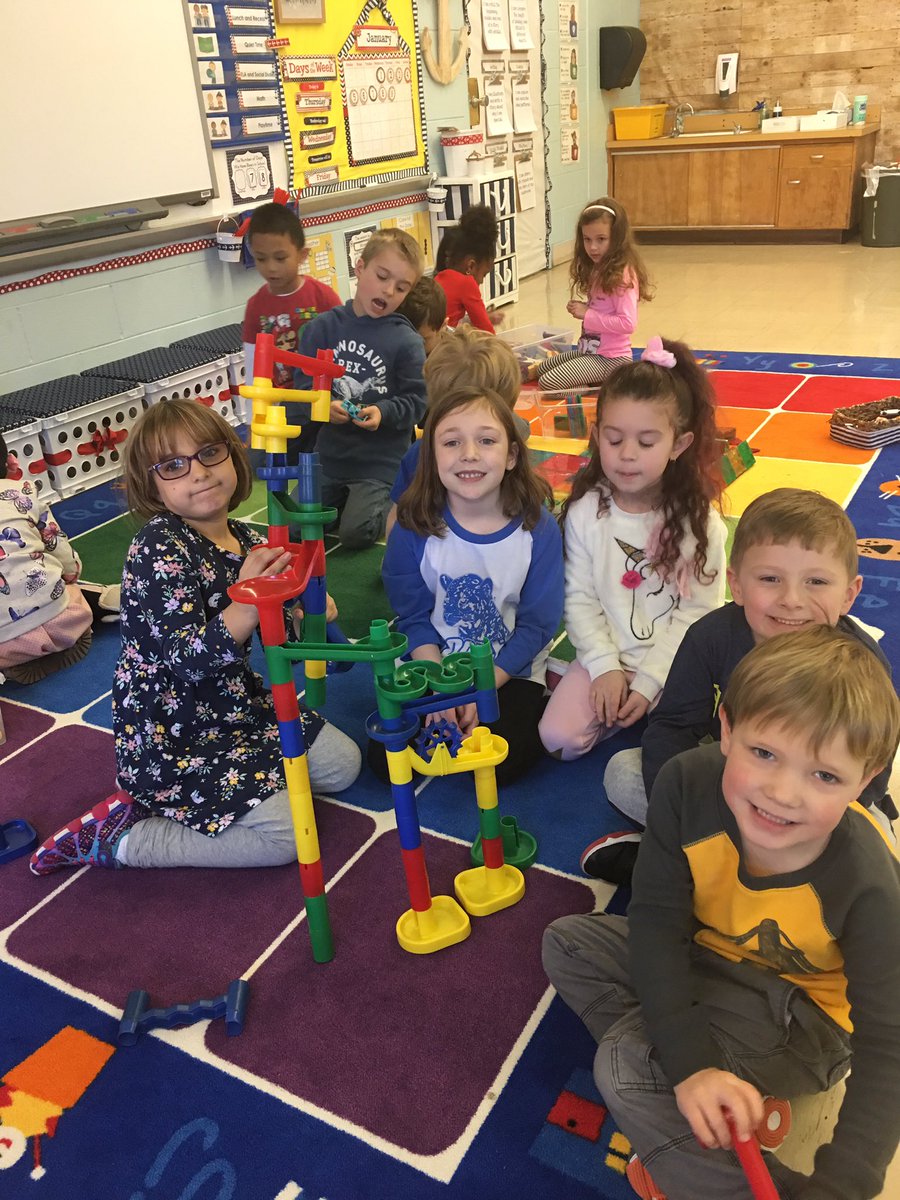 HammelJill's tweet photo. It was cold outside, but our classroom was filled with warm smiles!π #YayForFullDay #PurposefulPlay #BuildingConnections #FullDayKFriends https://t.co/7myPSzILz7