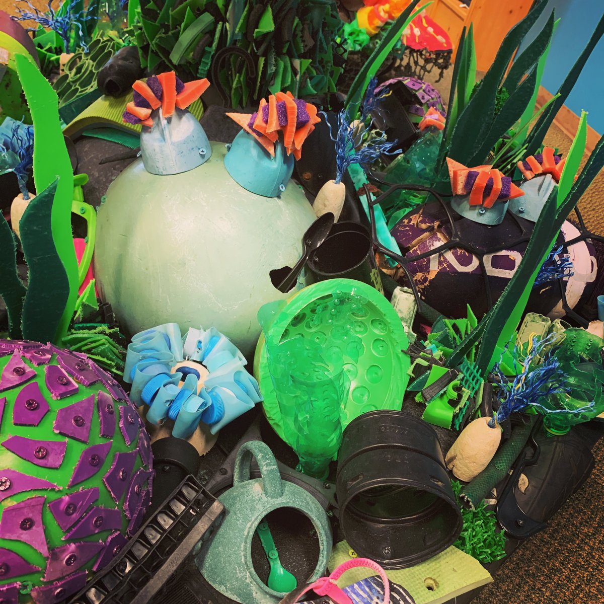 WashedAshoreArt's tweet photo. According to the EPA 46% of plastics are floating in the worlds oceans #washedashore #savethesea #art #bandon #oregon #plastic #pollution https://t.co/K5fHmP9rhc