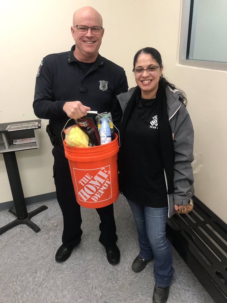 #LawEnforcementAppreciation Thank you for your partnership <a href="/cmjohnson531/">成都外围/成都会所-半套-全套/成都按摩/成都spa/成都学生妹/成都上门/成都楼凤</a> <a href="/daryl_hagen/">Daryl Hagen</a> <a href="/Asm_David1217/">David Thompson</a> <a href="/faust8132/">Paul Fariselli</a> @vic_argueta74