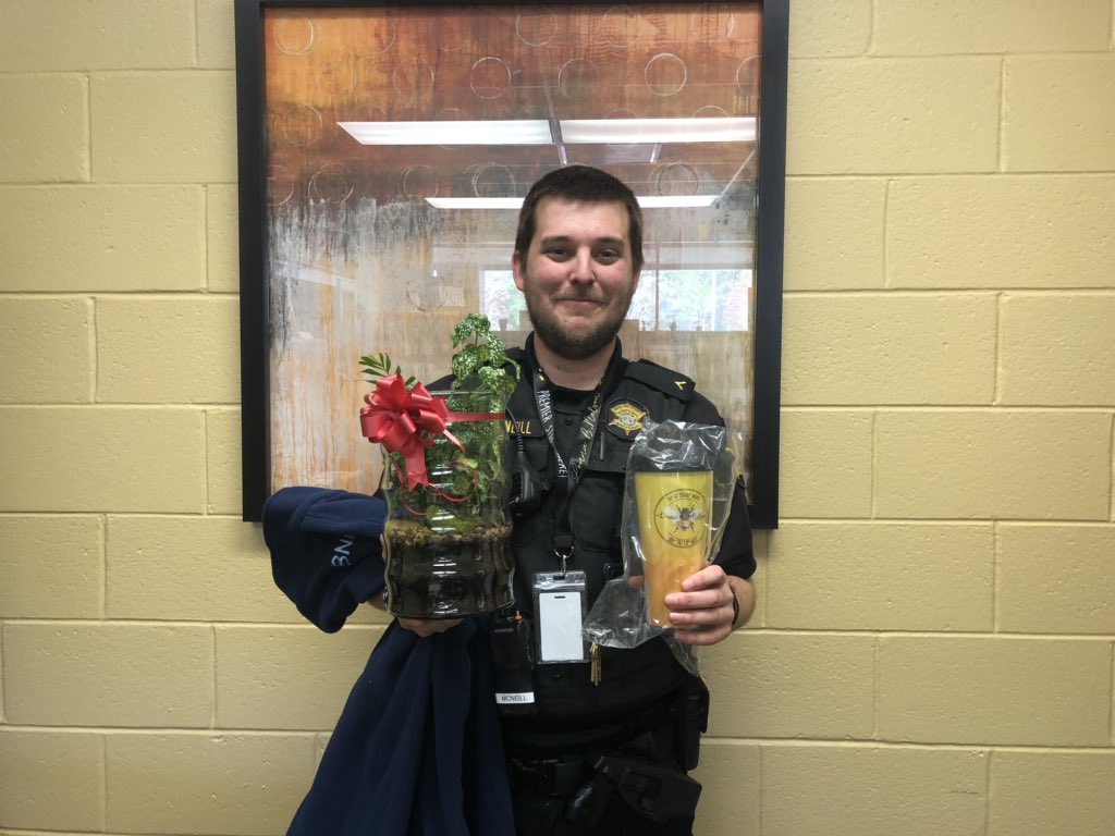 It’s Officer Appreciation Day! LBNE Appreciates Our SRO! <a href="/lonniebnelson/">LonnieBNelsonElem</a> <a href="/RichlandTwo/">Richland School District Two</a> <a href="/RCSD/">Richland County Sheriff's Dept.</a> <a href="/kbfabulous/">Karen Beaman</a> @KBGallman