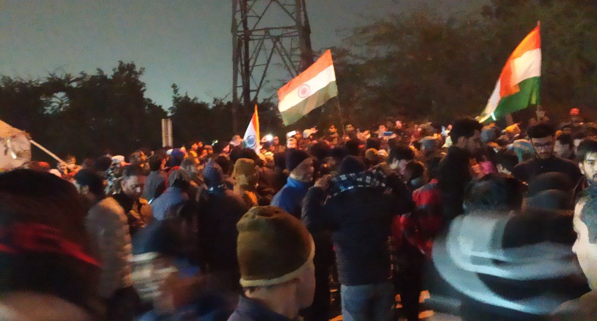 MyNameUbaid's tweet photo. Shaheen Bagh protest against #CAA, #NRC continues for #25th day amid #rain and cold #weather.
Salute you guys from all of us.
we will never lose our hope.
Bcz this fight for #SaveSamvidhan
@PMOIndia #shamelessGovernment
@ReallySwara @RahulGandhi @Shaheenbaghoff1 @jamiamillia_ https://t.co/Fgni3MDcK6