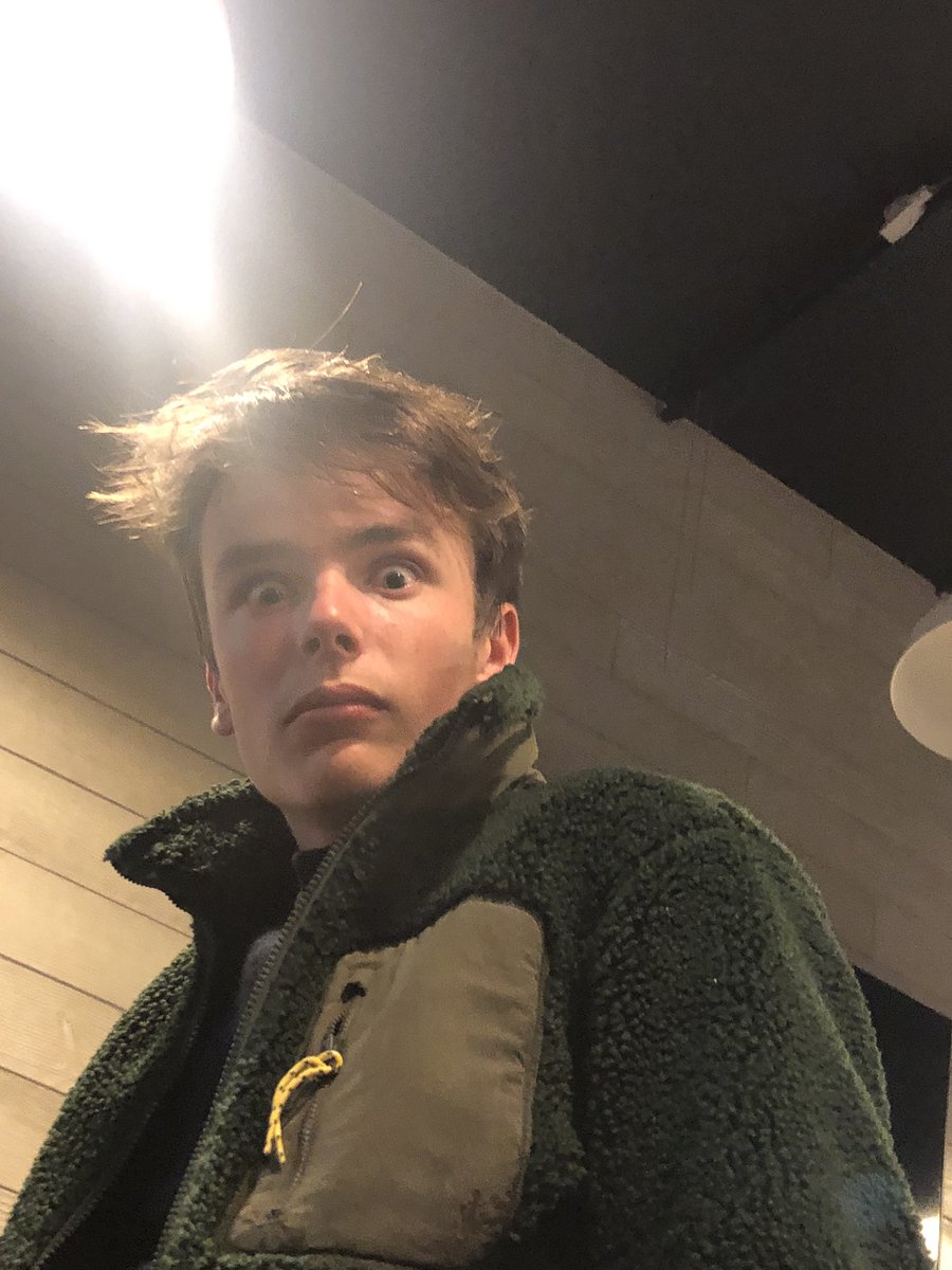 Gromalokk's tweet photo. On a jamais vu les deux dans la même pièce https://t.co/MkpL8AWULQ