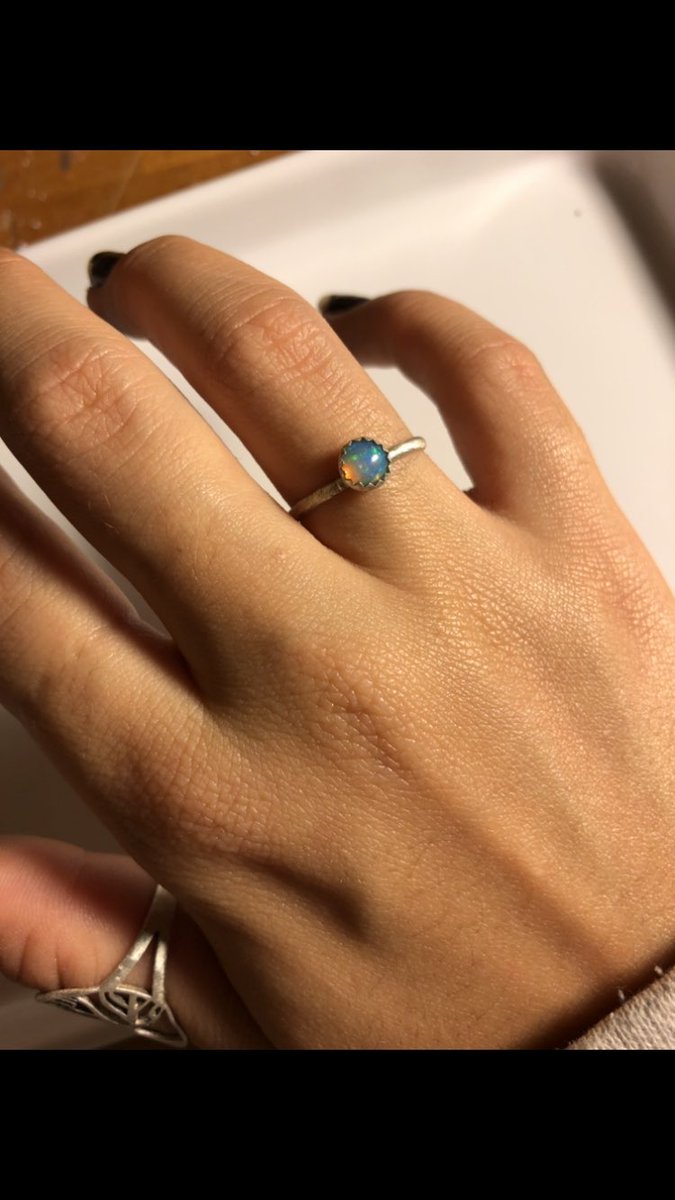 TheEarthlyVirgo's tweet photo. 🌿OPAL RING GIVEAWAY🌿
Winner will recieve a custom Ethiopian Opal ring made by me 💜

To enter: 
🌿 rt &amp; like
🌿 tag a friend 
Extra entries:
🌿 follow my insta @ halielain
🌿 if you make a purchase during the giveaway &amp; SS proof that’s FIVE extra entries

ENDS SATURDAY FEB 1ST https://t.co/KPrFFkgsnE