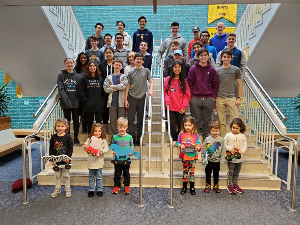 Justin_Zummo's tweet image. Toys 4 Titan Tots was a success! My Intro Engineering classes designed toys for our preschool students and used our Shopbot CNC Router and 3D printers to make them! #gbsnow #gbsengineering