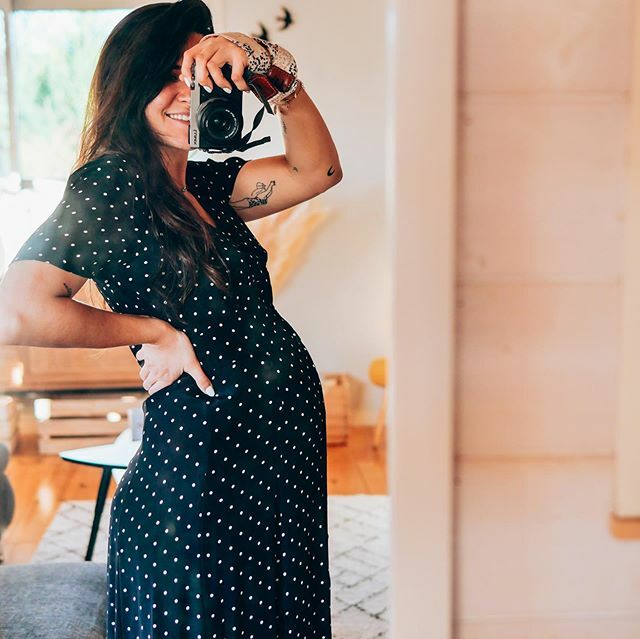 Le petit point bidou du 5eme mois🤰🏻! C’est que ça pousse et que ça gigote (beaucoup) par ici!😅 Ça promet🙈! Sinon et bien les kg s’installent aussi, quoiqu’un poil moins que pour Eliott (un poil hein!) et la fatigue va et vient d’une semaine à l’autre… ift.tt/2QZHqIN