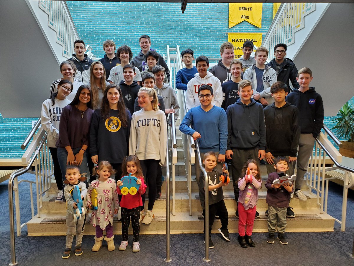 Justin_Zummo's tweet image. Toys 4 Titan Tots was a success! My Intro Engineering classes designed toys for our preschool students and used our Shopbot CNC Router and 3D printers to make them! #gbsnow #gbsengineering