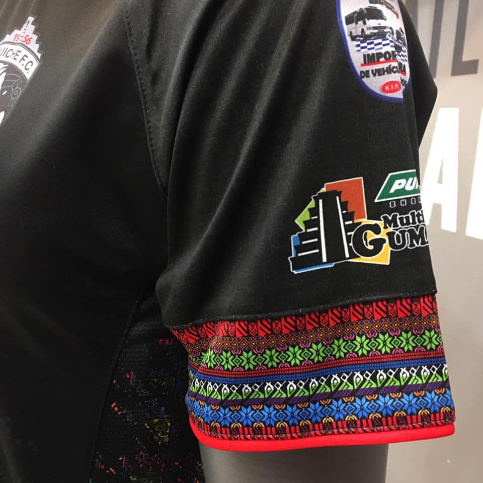 Marca502_'s tweet photo. ¡HERMOSA! 😍😍😍

Deportivo Quiché presentó su nueva camisola que utilizará en el Torneo #Clausura2020 de la Primera División. 

Resaltando nuestras raíces y cultura. La piel del imperio es identidad: Maya - K’iche

¿Qué te parece? 

#MarcaSportsGT https://t.co/eqxVkXrYki