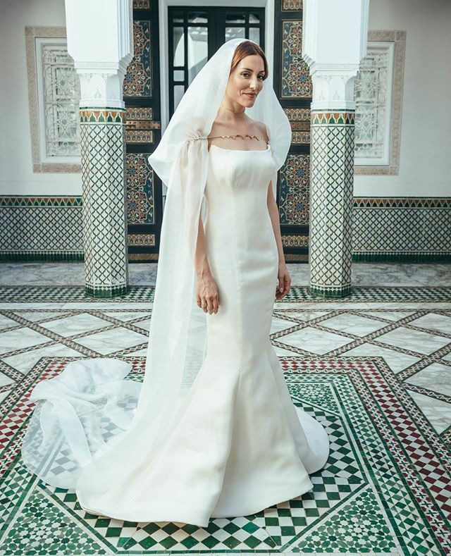EttoreFra's tweet photo. "Her Majesty" La Mamounia was the frame of the enchanting wedding of Alex &amp; Craig. Here you see Alex with her lovely dress on the private Riad patio, right before walking down the aisle, in La Mamounia garden. 🙌🏼⁠
.⁠
Wedding Planner &amp; decors: Fabrice Orlando - @cocoonevents⁠… https://t.co/YskU8PBptG