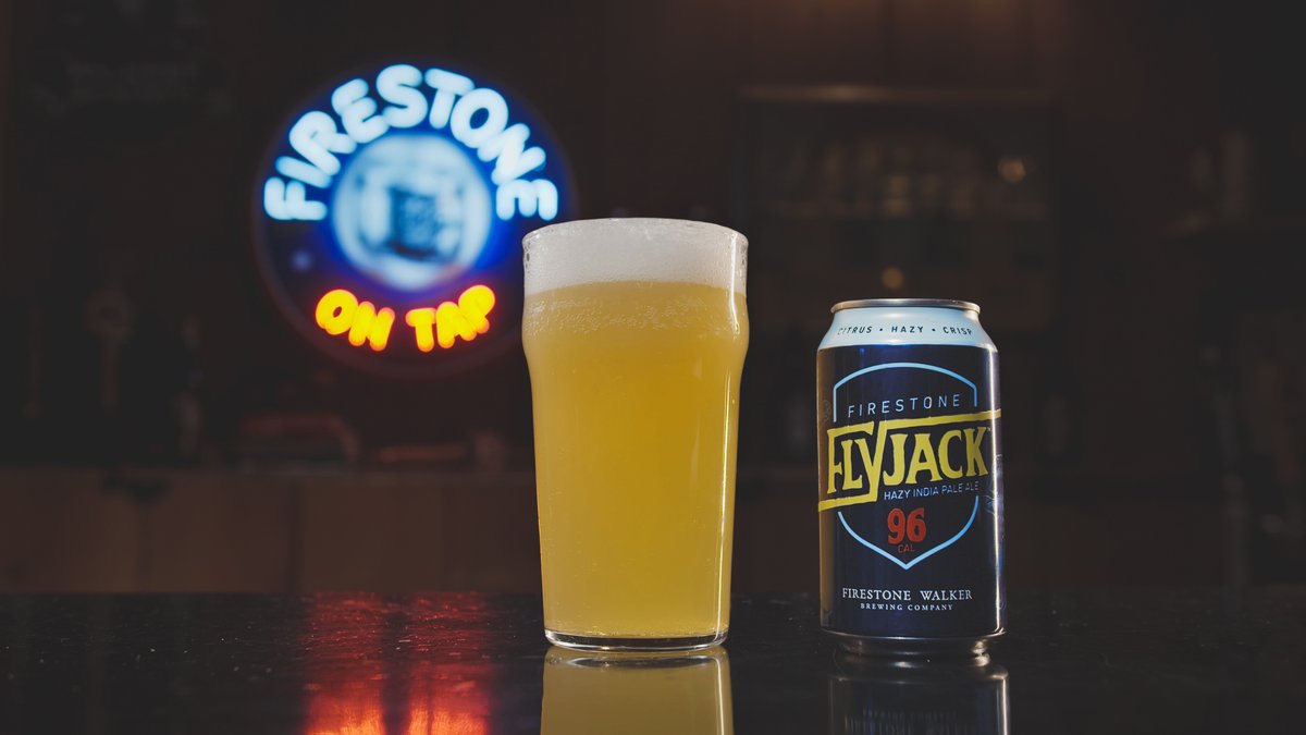 NewSchoolBeer's tweet photo. .@FirestoneWalker releases Flyjack low-cal Hazy IPA in cans https://t.co/2oH4mF9N5l #craftbeer #drinkcraft #drinkcraftbeer #indiebeer #lowcal #lowcalbeer https://t.co/EV3DttyWD2
