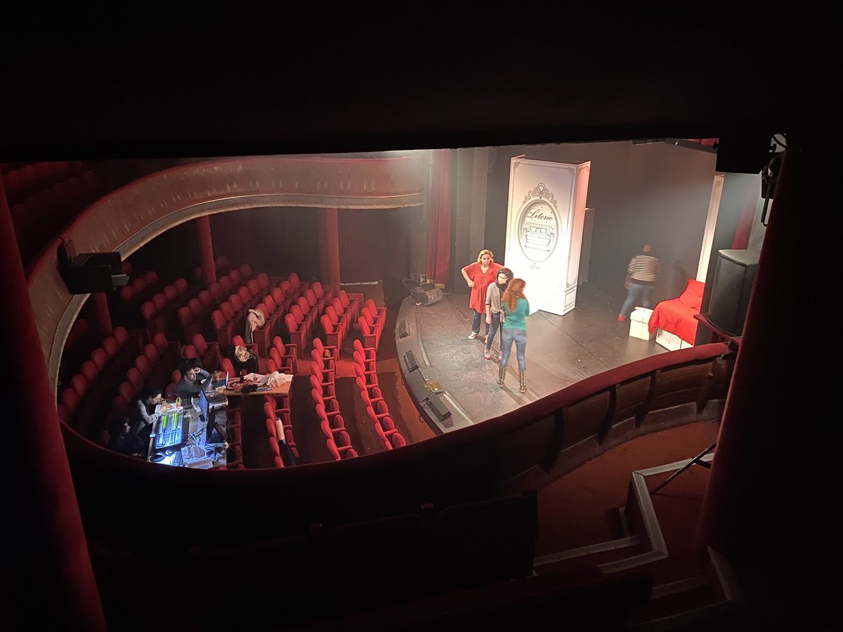 nelenek's tweet photo. @mnpcomedie @La_Gaite @menopause.show https://t.co/YFi2B1ARtm