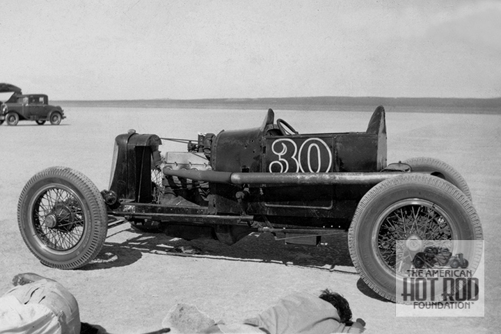 AmerHotRodFdn's tweet photo. PHOTO OF THE DAY
𝚃𝚑𝚞𝚛𝚜𝚍𝚊𝚢, 𝙹𝚊𝚗 𝟿, 𝟸𝟶𝟸𝟶
Check out this cool Rajo-B powered T of George Fitzer at #Muroc back on June 30, 1935. It's hard to tell why the crew is on the ground in the foreground. (BNF_098) https://t.co/6qEiNVvv2S