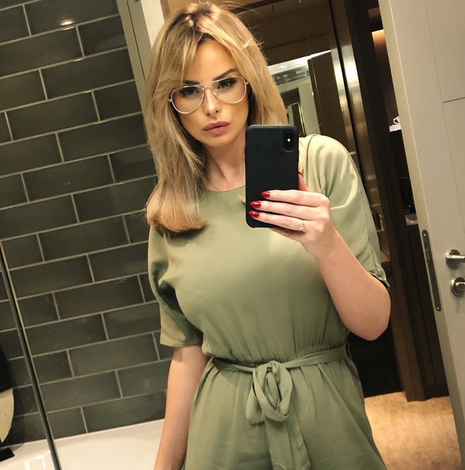 I got gifted some cool prescription glasses - then got told today that aviator glasses have become synonymous<a href="/tag/valentinesday"class="tags"><span>#valentinesday</span></a><a href="/tag/of"class="tags"><span>#of</span></a><a href="/tag/playfulpromises"class="tags"><span>#playfulpromises</span></a><a href="/tag/fullerbust"class="tags"><span>#fullerbust</span></a>