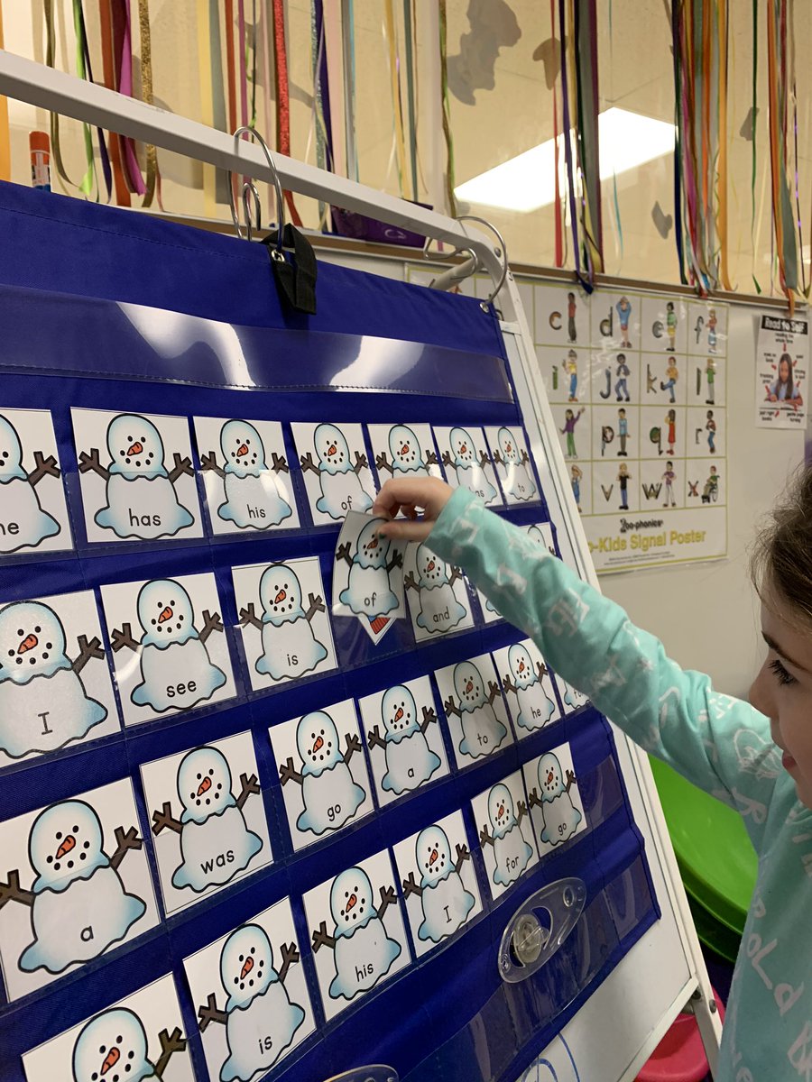 EdisonKDG's tweet photo. Sight Word Hide-n-Seek 
#EdisonShines  #FraserFamily https://t.co/42GPDLJKa0