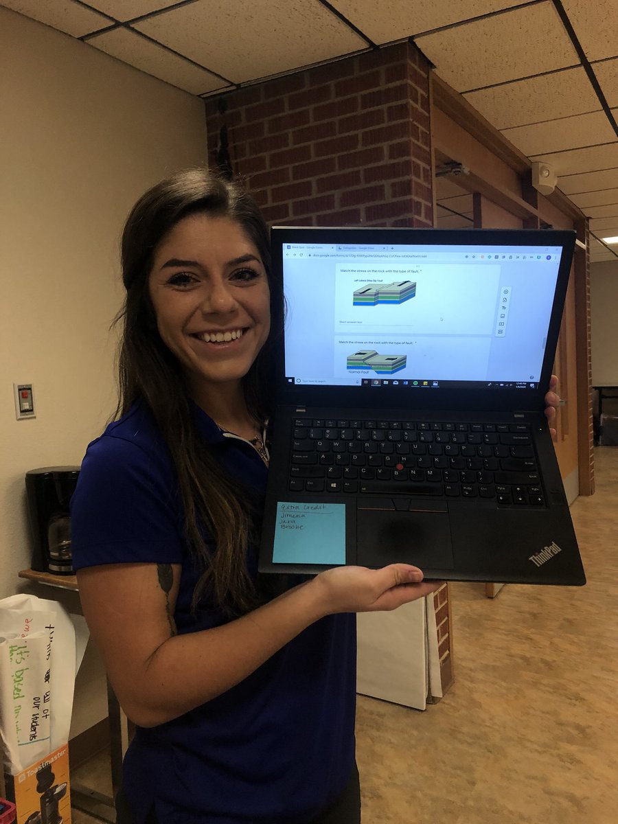 justjackie_edu's tweet photo. Meet @WarneKylee. A 1st year T & district athletic trainer. She’s been exposed to all things @GoogleForEdu. She has changed so much almost overnight. Her excitement is infectious. Her words: “I’m going to be a #googleGuru.” @HPSEagleUpdate #BeLikeKylee #ProudTechCoach #oklaed https://t.co/p4lAJMf46m