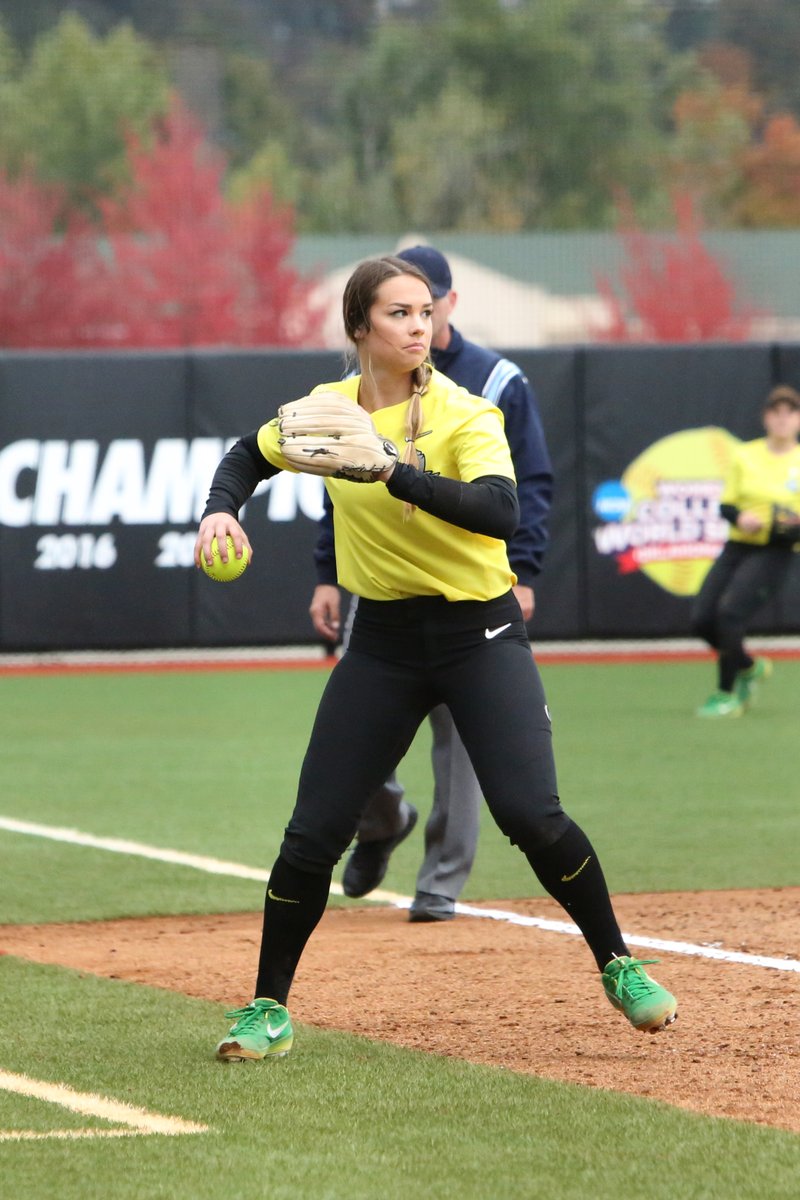 Oregon Softball tweet media