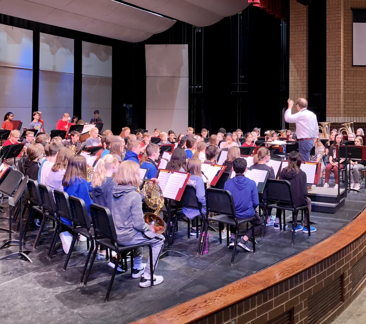 MisterBents's tweet photo. @NewsAtTheRidge 8th Grade Band at Eastview High School rehearsing for tonight’s performance with @EVHSBands. https://t.co/JBbSFW8kIX