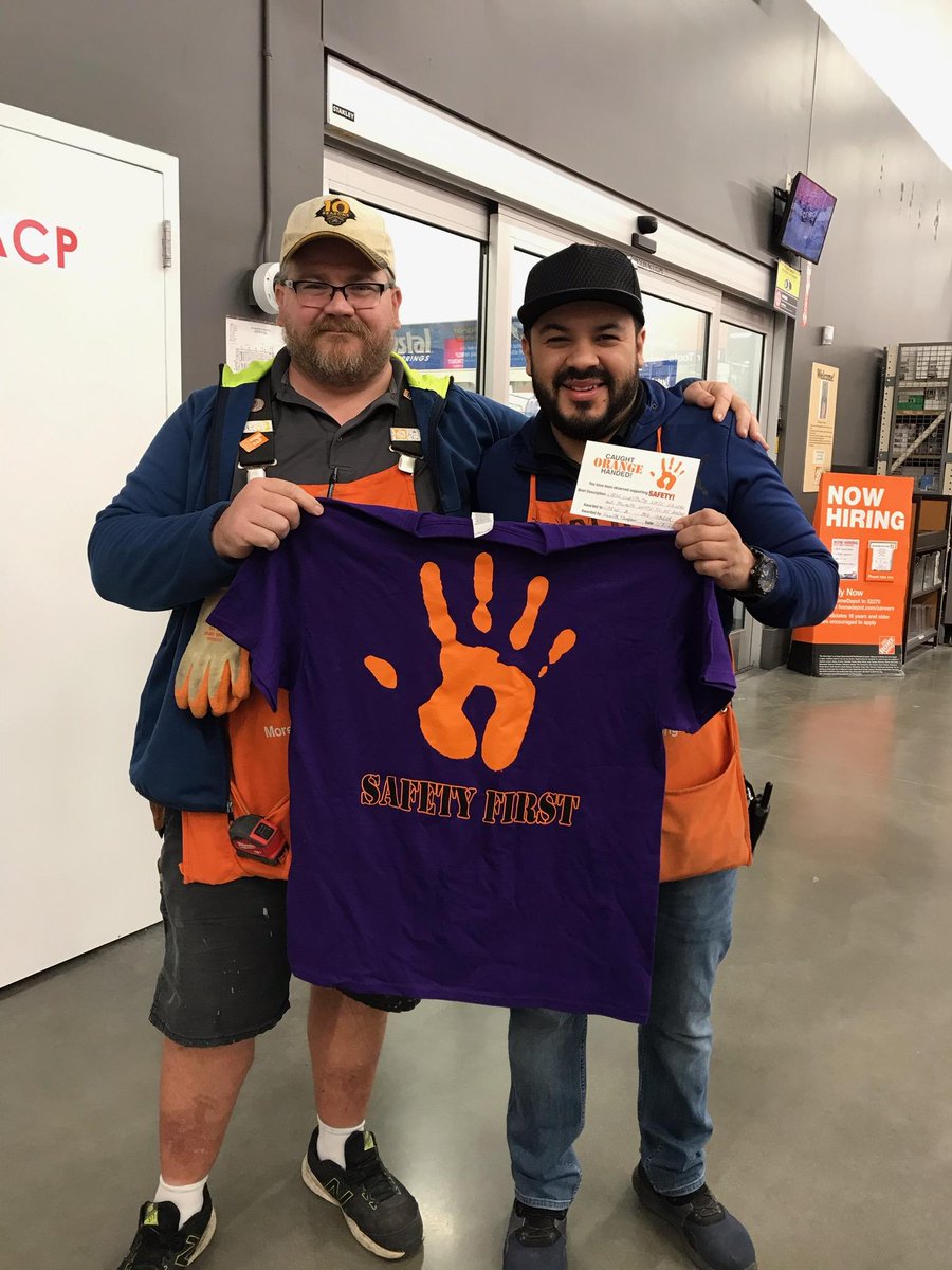 serena_t1's tweet photo. Safety matters !! Great job hunter and Carlos. @tkanatzarHD  @EfrenExports  @Paul_H_Malone https://t.co/udR7RoQCAU
