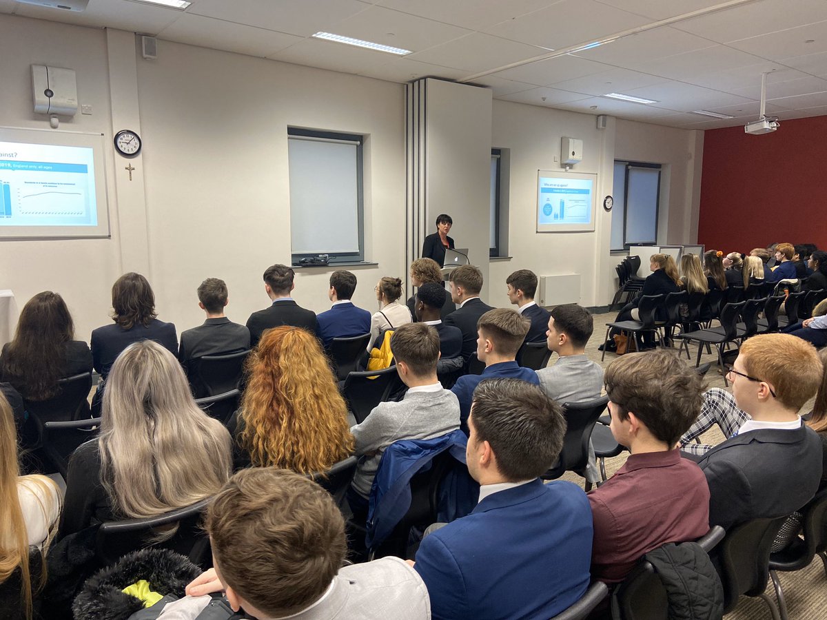 BTHCC_SixthForm's tweet image. Year 13 assembly on metacognition revision techniques with Ms Burton &amp;amp; Mrs Connaughton this morning. 4 techniques now being used!! Revision packs given to everyone! You’ve got this Year 13!!! @PiXL_6 #revision #metacognition #interleaving #chunking