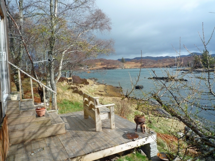 cabinbookers's tweet photo. Situated on a private Scottish Island, the cabin boasts incredible sea and mountain views.

Average £60 per night.
More photos here: https://t.co/2766nul679

#nature #holiday #UK https://t.co/RsPZjZ774A