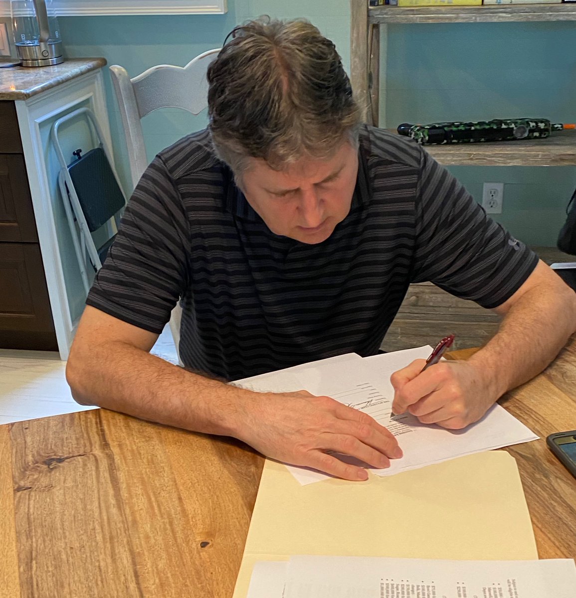 JohnCohenAD's tweet image. The deal is done. See you back in StarkVegas at Bryan Field at 3:15 PM with @Coach_Leach! #HailState