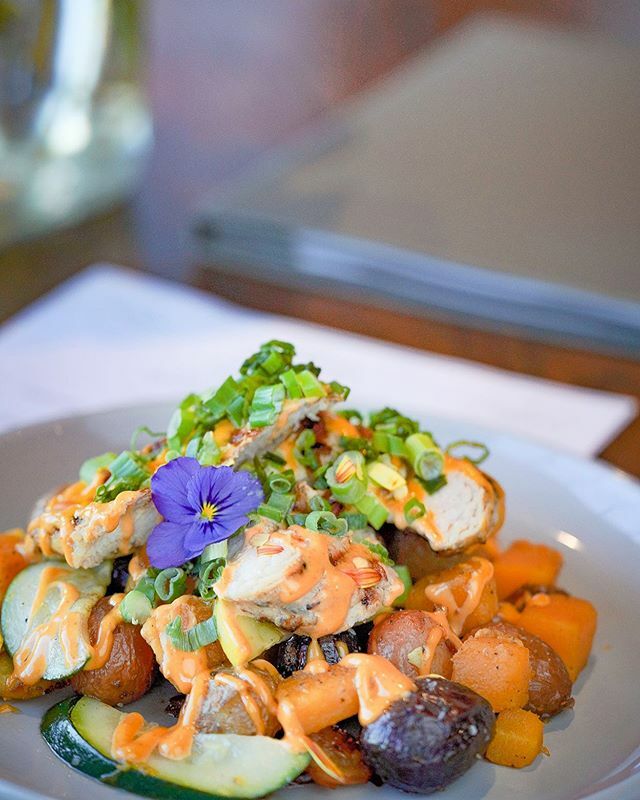 Back by popular demand, our Chicken Brava special! Juicy chicken breast, crispy brava potatoes, sriracha aioli for a creamy hint of heat, topped with a sweet-savory bacon-corn relish, and our chef's selection of vegetables. Be sure to try this staff favo… ift.tt/2T94O9G