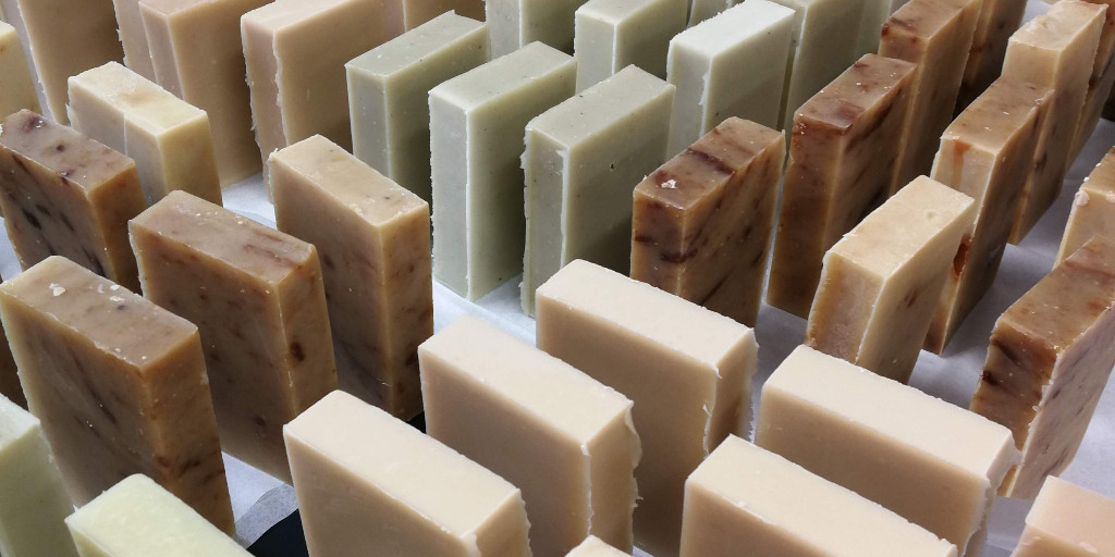 soapfolk's tweet photo. While we concentrate on rebuilding up our stock, after a very busy Christmas, take a look at our soaps from our pre-Christmas peak, in every hue and fragrance. #organicsoap #naturalingredients #naturalcolour #organicskincare #ecofriendly #mostlyvegan #veganuary #veggiefriendly https://t.co/pmLQLQLqFa