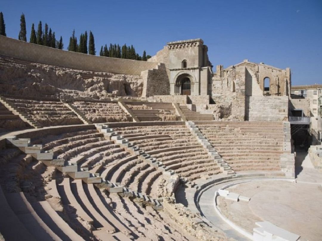 adsuara's tweet photo. @sabguay @MarcosJudel @AsociacionAPEP @MarEspanaMarti @AEPD_es ¿Atalaya o teatro romano? 🤔 https://t.co/x4GXY9MCtq