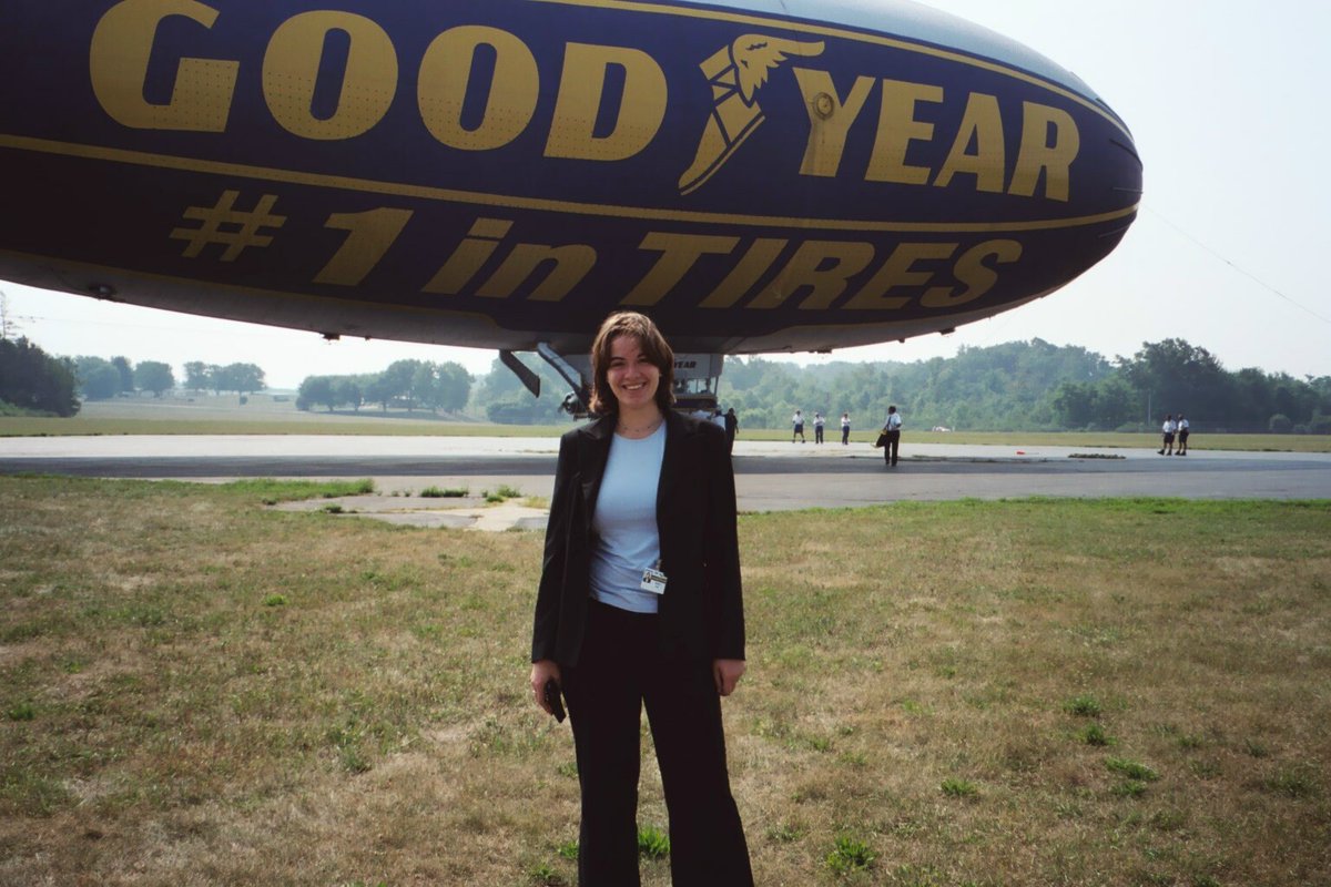 Sonja_Autovista's tweet image. Cool, saw the @GoodyearBlimp at the airport waiting for the flight home after #CES2020 . Nice farewell and fond memories of when I got to be a Blimp pilot for one day in 2002! #notonlyacargirl #multimodalmobility #FutureOfMobility ???