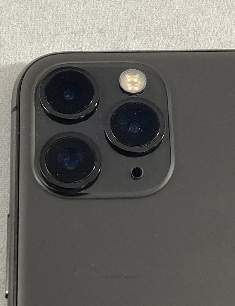 Techgods3's tweet image. iphone 11 pro max 256GB 
$650 shipped 📱