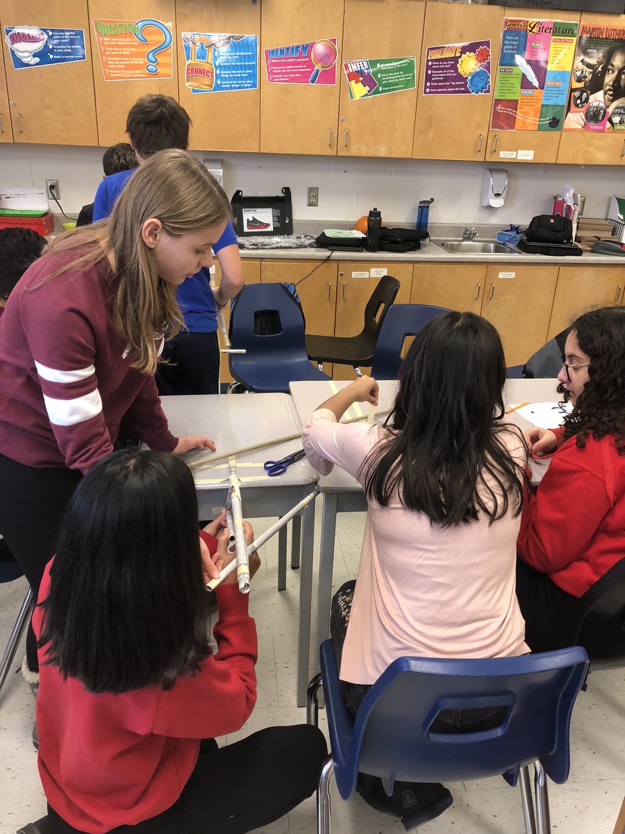 CoutoMr's tweet photo. Having fun with structures and our new friends @Sci_in_School ! #SiSimpact https://t.co/Rpk1MAGzCW
