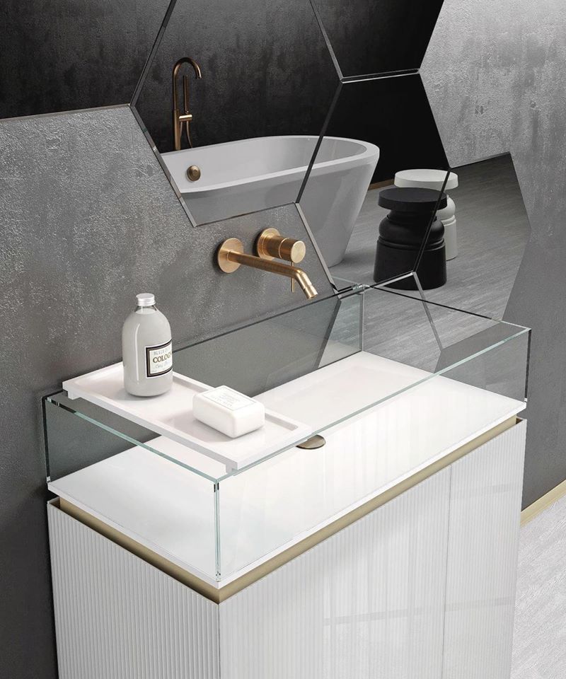 INTERNIMagazine's tweet photo. Eleganza senza tempo per la linea di lavabi totem lavabo contenitivi Plissé di #Artelinea disegnati dallo studio #BizzarriDesign e realizzati completamente in vetro https://t.co/W9Vnv6A4YZ https://t.co/F3OKcfmpAt