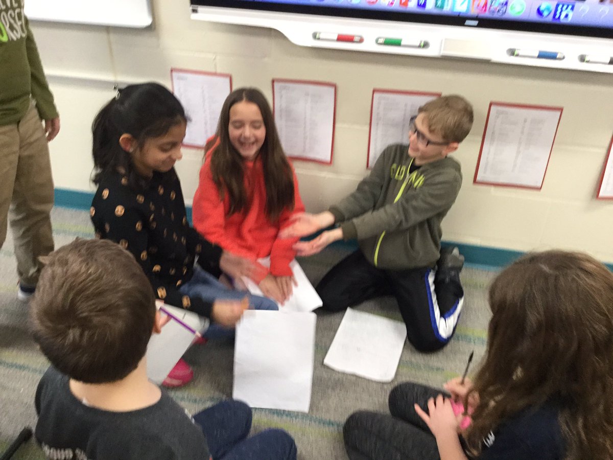 Katzmarek4's tweet photo. Groups sharing their thesis statements. https://t.co/yrXr5zKjLE