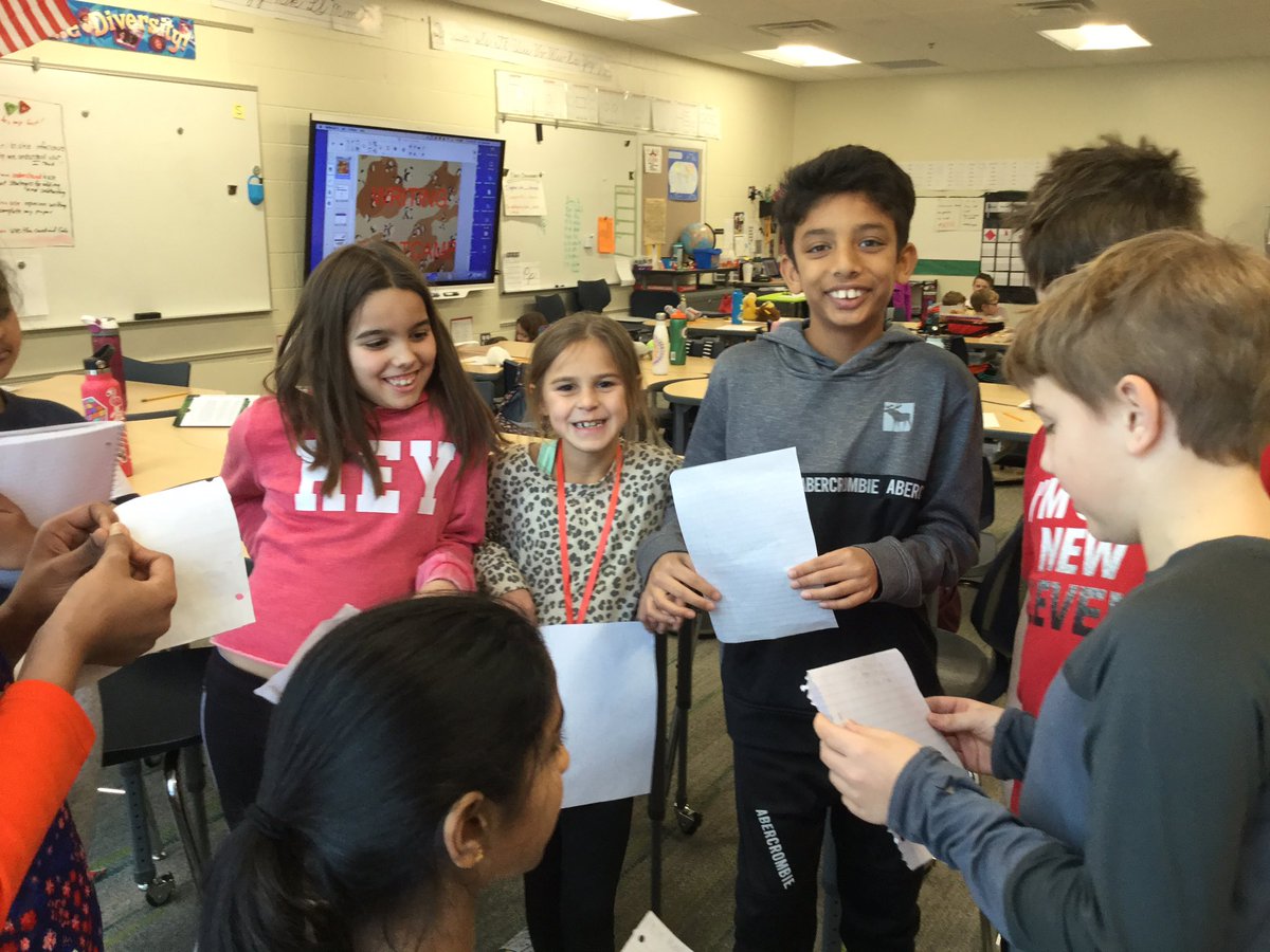 Katzmarek4's tweet photo. Groups sharing their thesis statements. https://t.co/yrXr5zKjLE