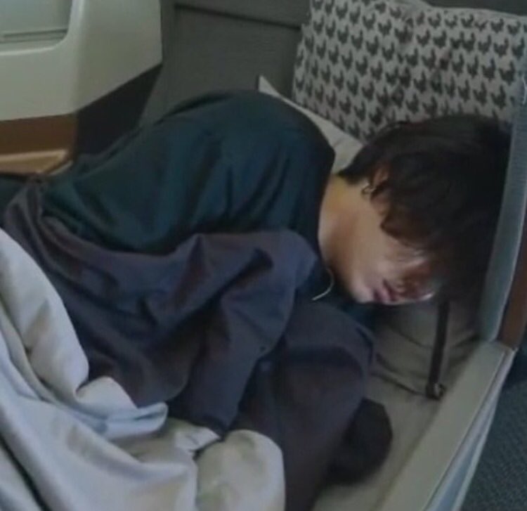 filesjk's tweet photo. just a sleepy boy🥺 https://t.co/8pABjlpVzS