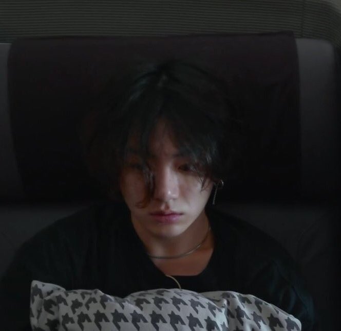 filesjk's tweet photo. just a sleepy boy🥺 https://t.co/8pABjlpVzS