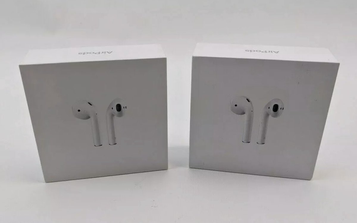 Techgods3's tweet image. Two pairs of generation 2 airpods for $100 each shipped ✈️✅🇺🇸