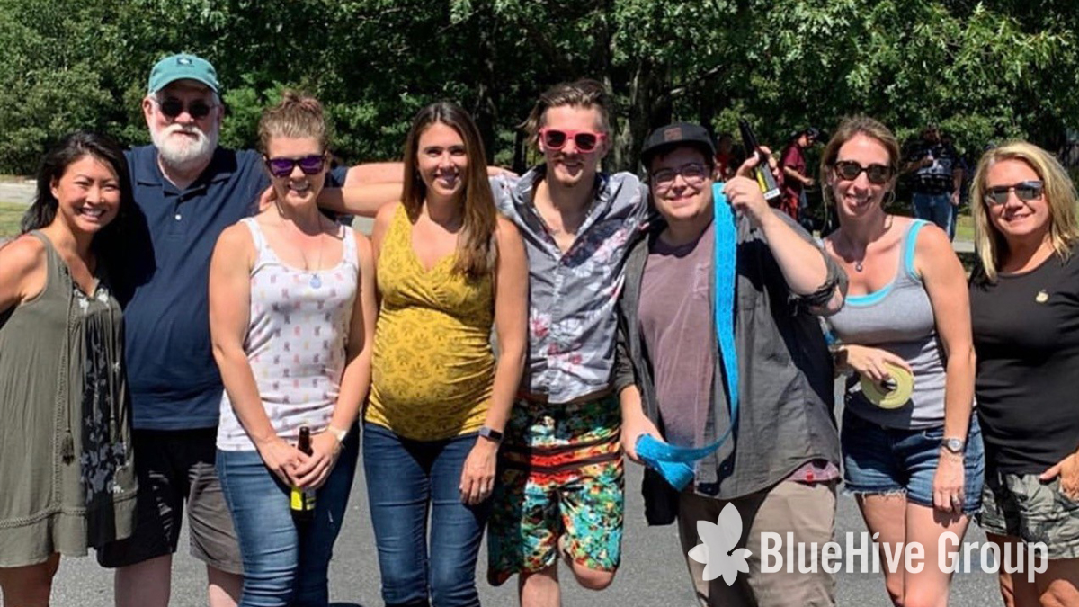 bluehivegroup's tweet photo. Build bridges, not fences. ⬇️

Successful collaborators (like our Hivers) don't build fences that further divide individuals and departments, they build bridges which further connect them. 👍 

Learn more collaboration tips:
https://t.co/qbecfYYfMa 

#WhereGreatBrandsGrow https://t.co/EOMhIfHGPg
