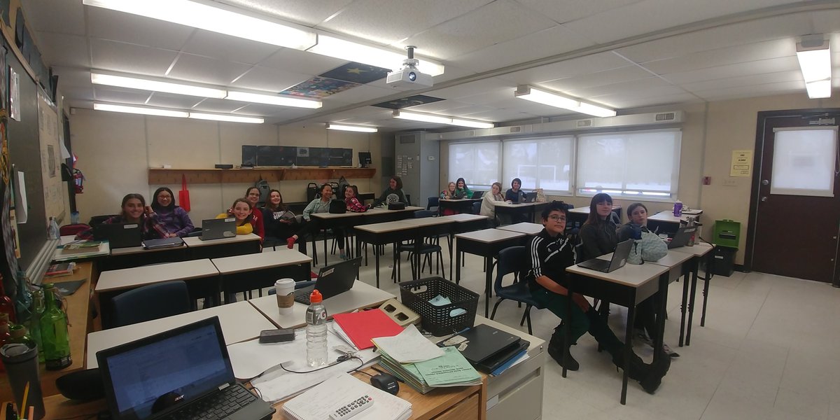 MlleChown's tweet photo. @kidslitquiz_ca The Kids Lit Teams at #BroadviewPS in Ottawa are playing quizzes and organizing team strengths. Very excited to represent the Broadview Bears! #KidsLit #KidsLitCa #reading https://t.co/RWab8kUIUD