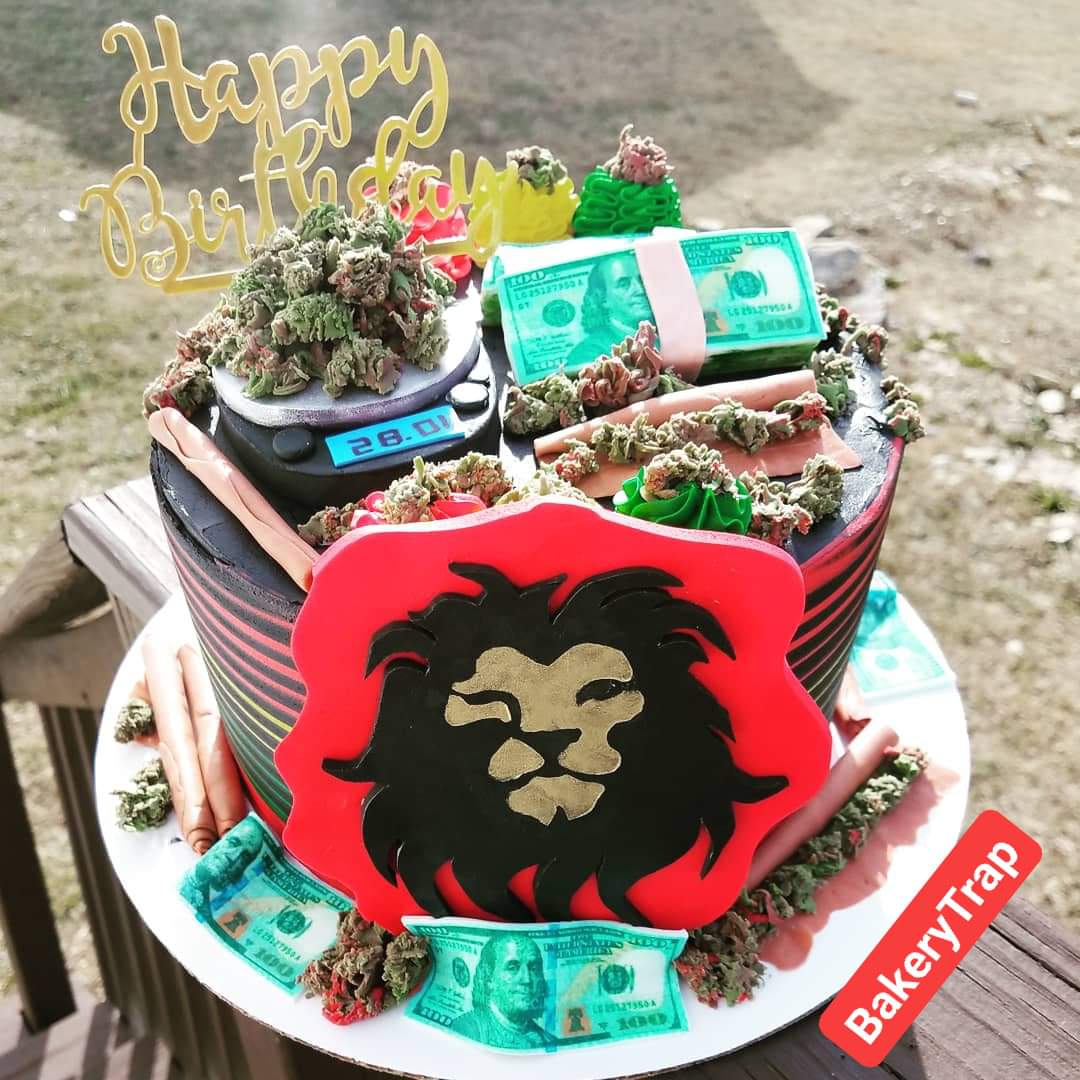 BakeryTrap's tweet photo. β€ππ Happy Birthday to you Rasta ππβ€ #BakeryTrap π¨π¨ #rasta #rastafari #weed #weedporn #edible #artist #cakedecorating #cake #art @wizkhalifa I wanna make you a cake! π https://t.co/1Hcolxrdwy