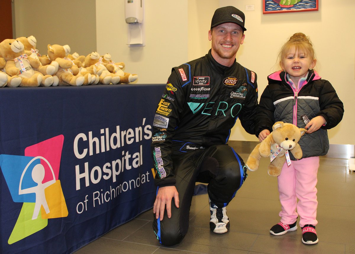 childrensatvcu's tweet photo. This Thursday we are thankful for the @RichmondRaceway! Earlier this week driver @brandonbrown_86 stopped by to hand out teddy bears to patients. Little moments like these make all the difference in a child's trip to the doctor. #KidsofCHoR #championsdreambig #RVA #nascar https://t.co/6c2Ei1ymqU