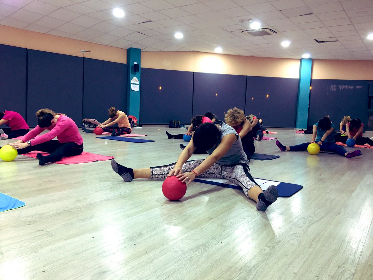 Llegó la hora, llegó el momento, ¡ estrenamos año! 🙆🏼‍♀️ y con ello nos marcamos objetivos y nuevos propósitos 😊👏🏻que mejor lugar que en #lowgym para comenzar a cumplirlos. Te estamos esperando para ayudarte y recibir lo mejor de ti, para así, poder darte lo mejor de nosotros😁💪👍