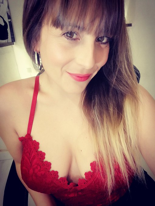 Jugamos??? Os espero as&iacute; ya en https://t.co/w1YeIEwAt4 #ChicasCima 😈😈😈🍑🍑🍑 @EstudiosCima @Alejandra_Milk<a href="/tag/chicascima"class="tags"><span>#chicascima</span></a>