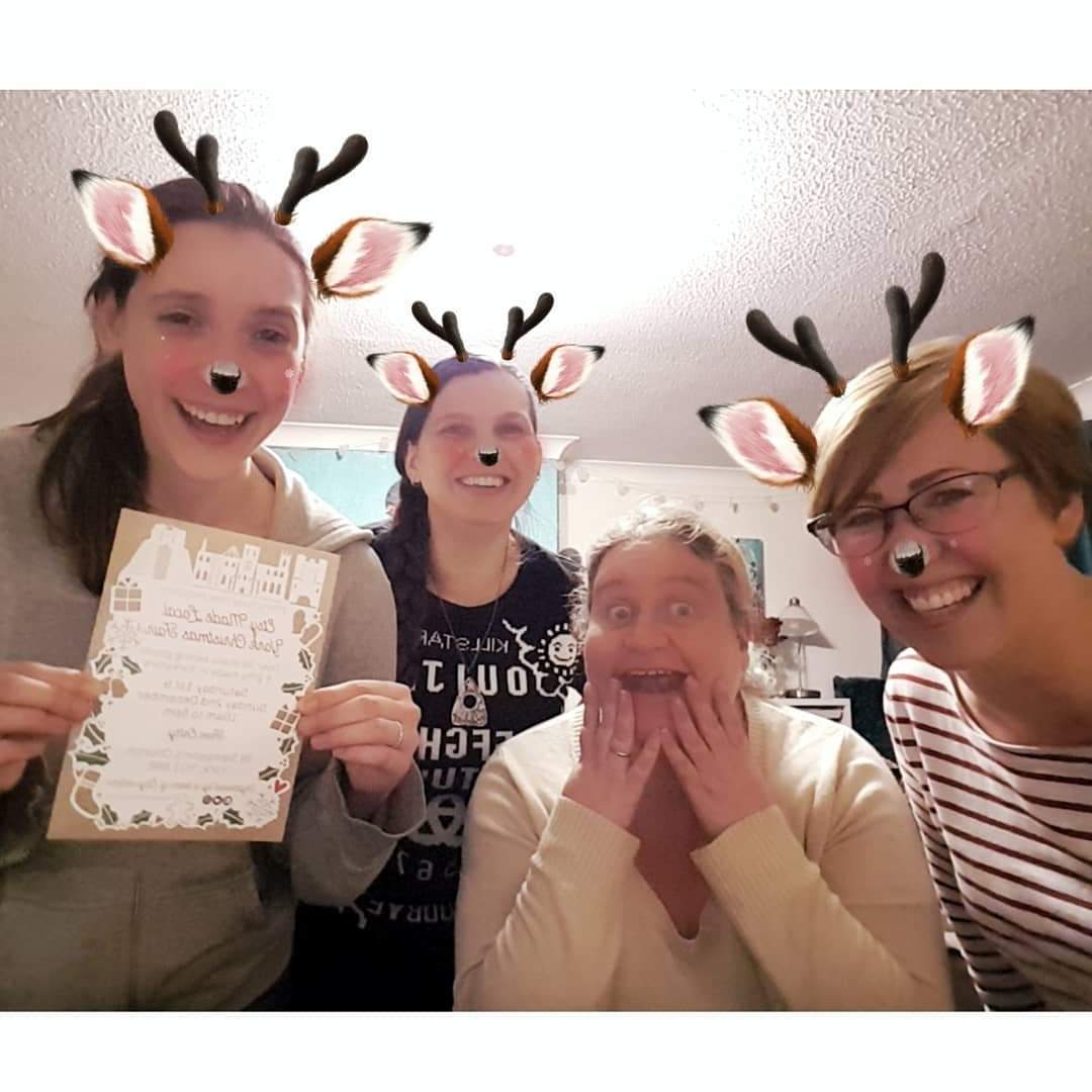 Evening <a href="/ADG_IQ/">Andy Quinn</a> we're a group of 6 (slightly crazy) York ladies who volunteer to lead Team York under the guidance of our lovely captain Caroline
We support fellow York based Etsy sellers, organise events, workshops &amp; socials
We'd love to be crowned #QueenOf supporting handmade❤