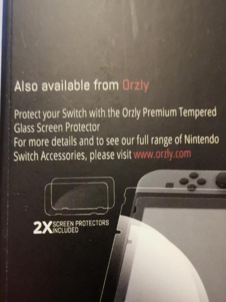 swfcdave's tweet photo. @Orzlytweets when you spend Christmas day looking for something that's not in the box but the box says there are 2 screen protectors included and they fob you off in customer service see the picture what's your thoughts?would you think they were included? https://t.co/0cWOhz597A