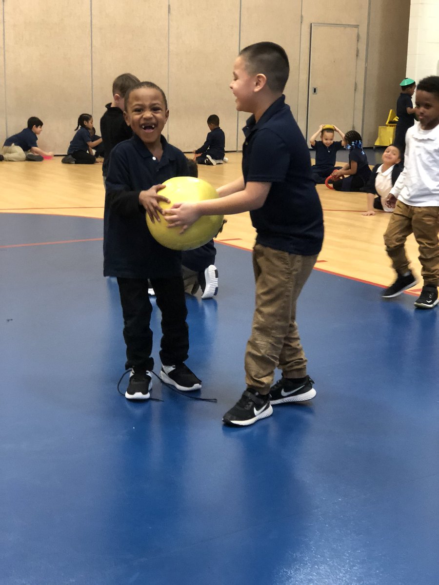 Mr_SBairPE's tweet photo. Been a great day here. Kids are showing they were ready to be back from winter break. #sweatingTOtheOLDIES #golfINpe #K2PE #IneedSOMEwater #KeepItLoose #ChangeTheNarrative #TeachLikeAChamp #NoChildLeftBehind #ImpactingLivesDaily #TeachItWell @MrGardner_JPS https://t.co/wpeaHjxWEr