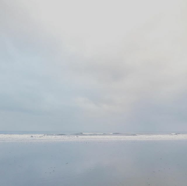 danjonesimages's tweet photo. A beautifully quiet welsh beach https://t.co/Ioxn2GLvJq https://t.co/EA1y8lF2Cd