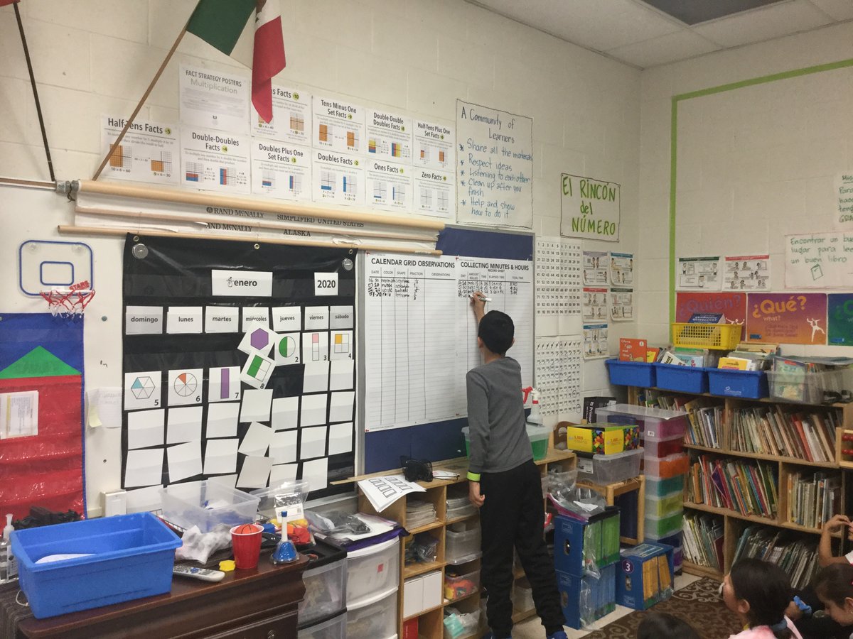 MaestroRamirez3's tweet photo. Los alumnos disfrutan participando en la actividad del Rincón del Número. Estamos colectando horas y minutos en diferentes actividades cotidianas.
#KomenskyMatters #D100Inspires https://t.co/hXJiTNAkpw