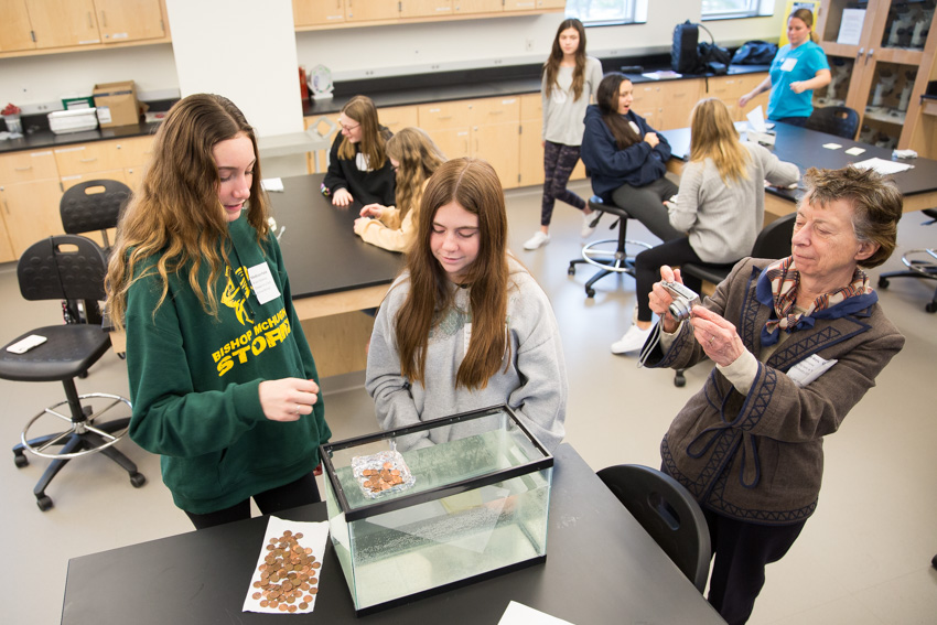 Stockton_edu's tweet photo. The #StocktonU labs were busy over break as more than 150 girls in 6th-8th grade spent a day in college during @AAUW Tween Tech. https://t.co/uGq7uTxN4Q https://t.co/c3BHOm5aOF