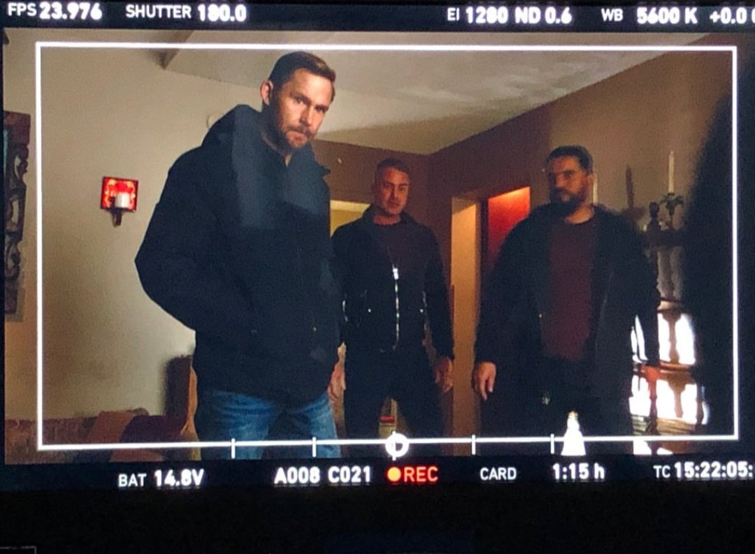 onechicagonews's tweet photo. 📷 | Brian Geraghty, Taylor Kinney and Melissa Ponzio on the set of Chicago Fire/Chicago PD.
(c) @MountCarmelHS https://t.co/dTDP577b8x