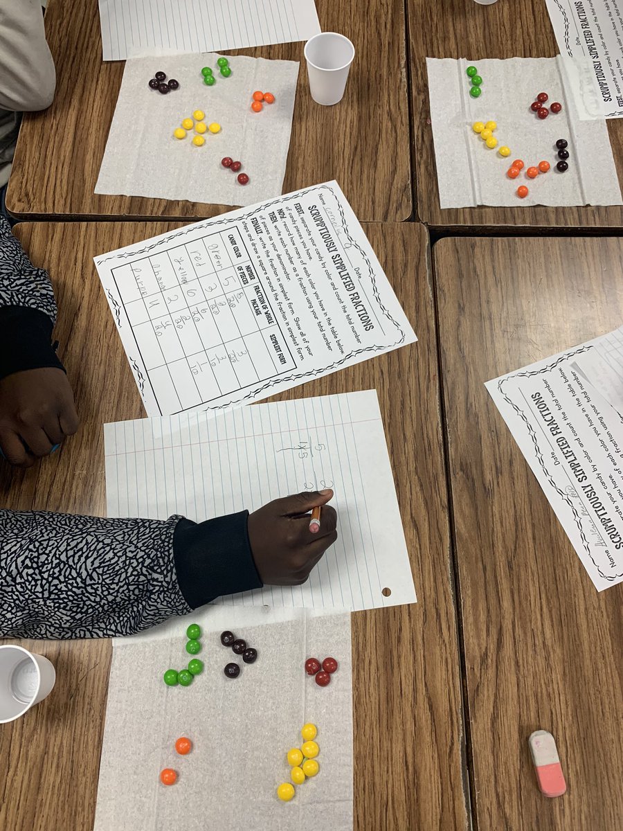 ccabel3's tweet photo. Having lots of math fun in our 4th grade classes! Using skittles to create and simply fractions. #NISDPowell #mathisfun #4thgradelearning https://t.co/2BQjLwqHVX
